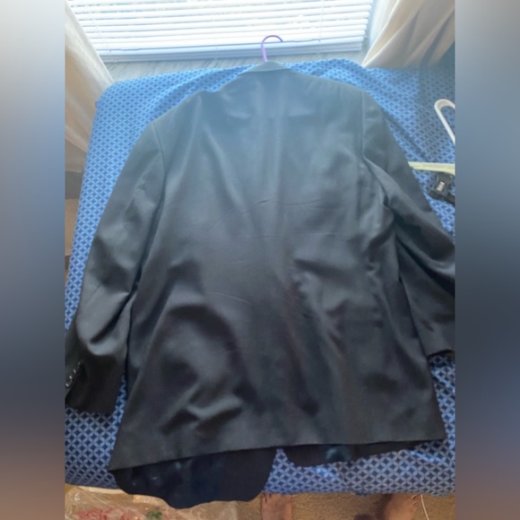 Black men’s blazer - Picture 2 of 3